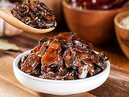 云南雨季采菌忙，8868体育香蕈菌六种口味“香”疯了！